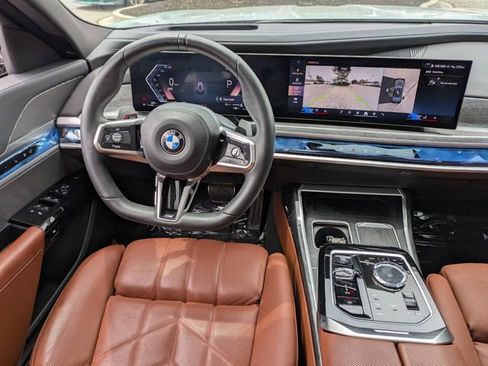 Used 2023 BMW 740i RWD image 16