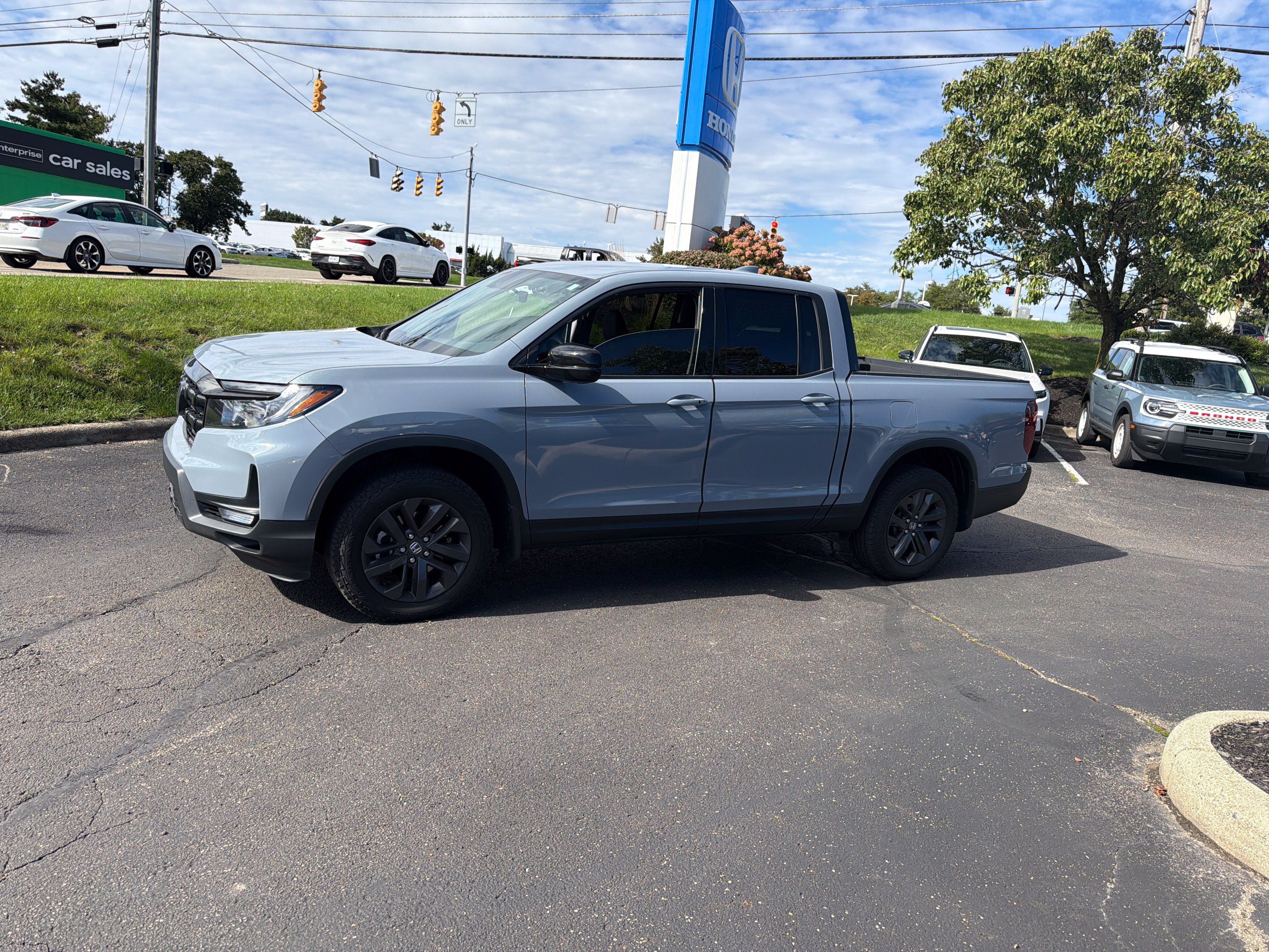 Used 2024 Honda Ridgeline Sport image 11