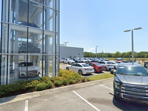 Certified 2023 Audi Q4 e-tron Prestige image 24