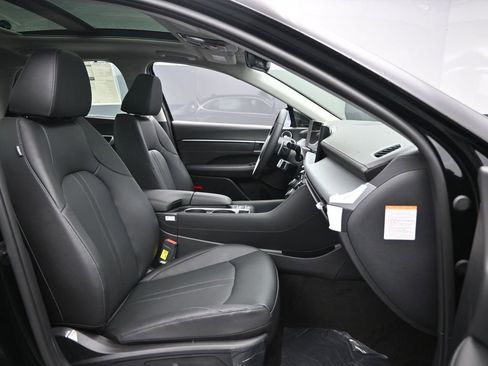 New 2025 Hyundai Sonata Limited image 35