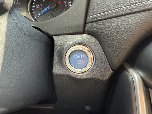 Used 2022 Toyota RAV4 XLE Premium image 32