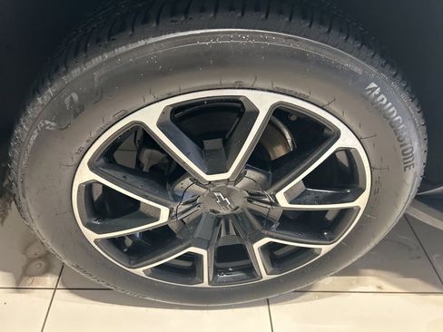 Used 2022 Chevrolet Tahoe RST w/ Luxury Package image 25