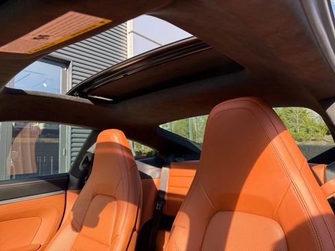 Certified 2025 Porsche 911 Carrera image 19