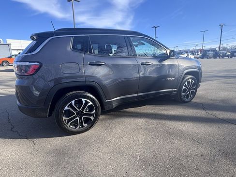 Used 2022 Jeep Compass Limited image 8
