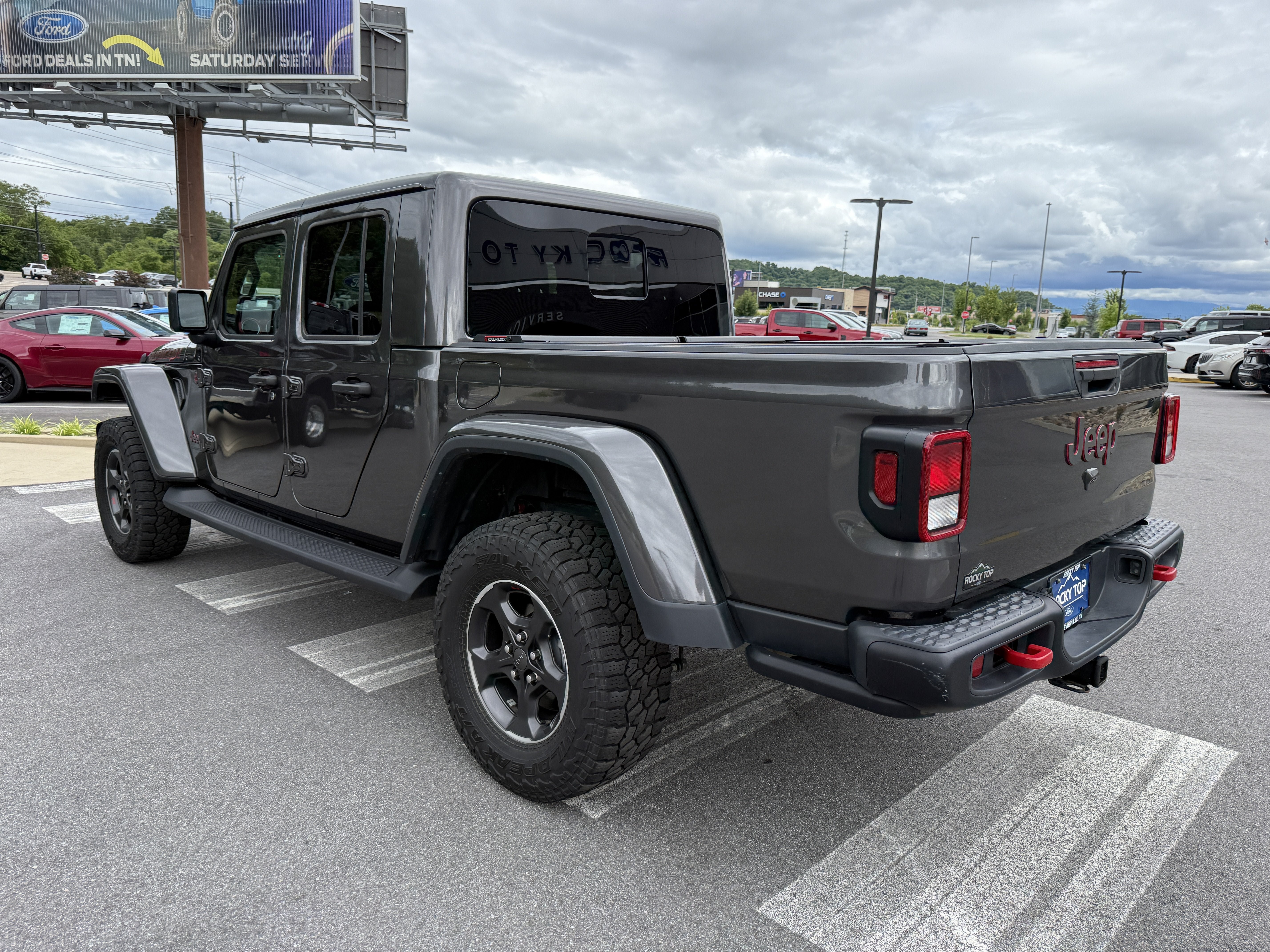 Used 2023 Jeep Gladiator Rubicon w/ Cold Weather Group AWD/4WD image 7