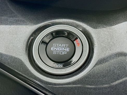 Certified 2022 Jeep Grand Cherokee Laredo w/ Luxury Tech Group I image 23