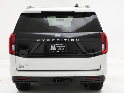 Used 2025 Ford Expedition Active image 8
