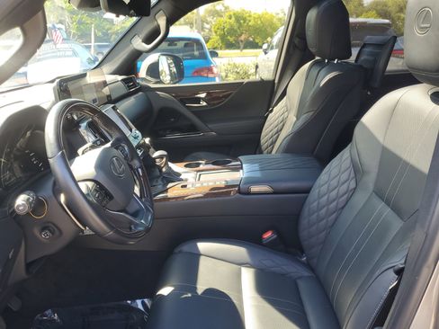 Used 2023 Lexus LX 600 4WD w/ Ultra Luxury Package image 18