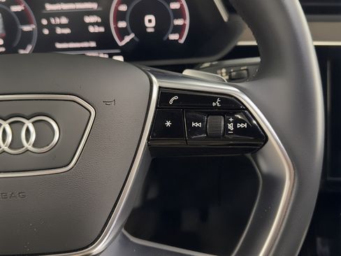 Used 2021 Audi e-tron Premium Plus w/ Premium Plus Package image 22