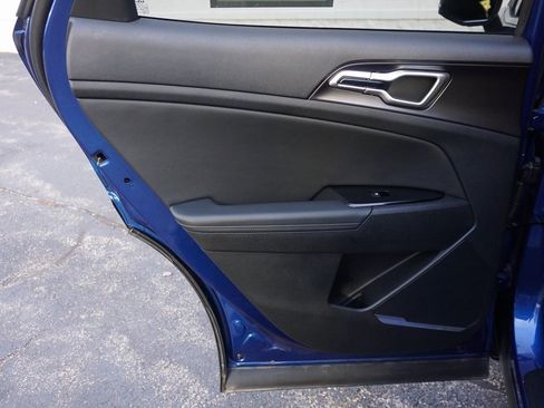 Used 2025 Kia Sportage EX image 26