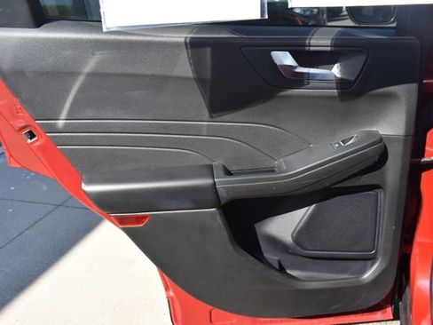 Used 2024 Ford Escape Platinum AWD/4WD image 36
