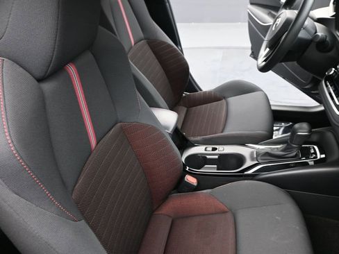 Used 2025 Toyota Corolla SE image 18