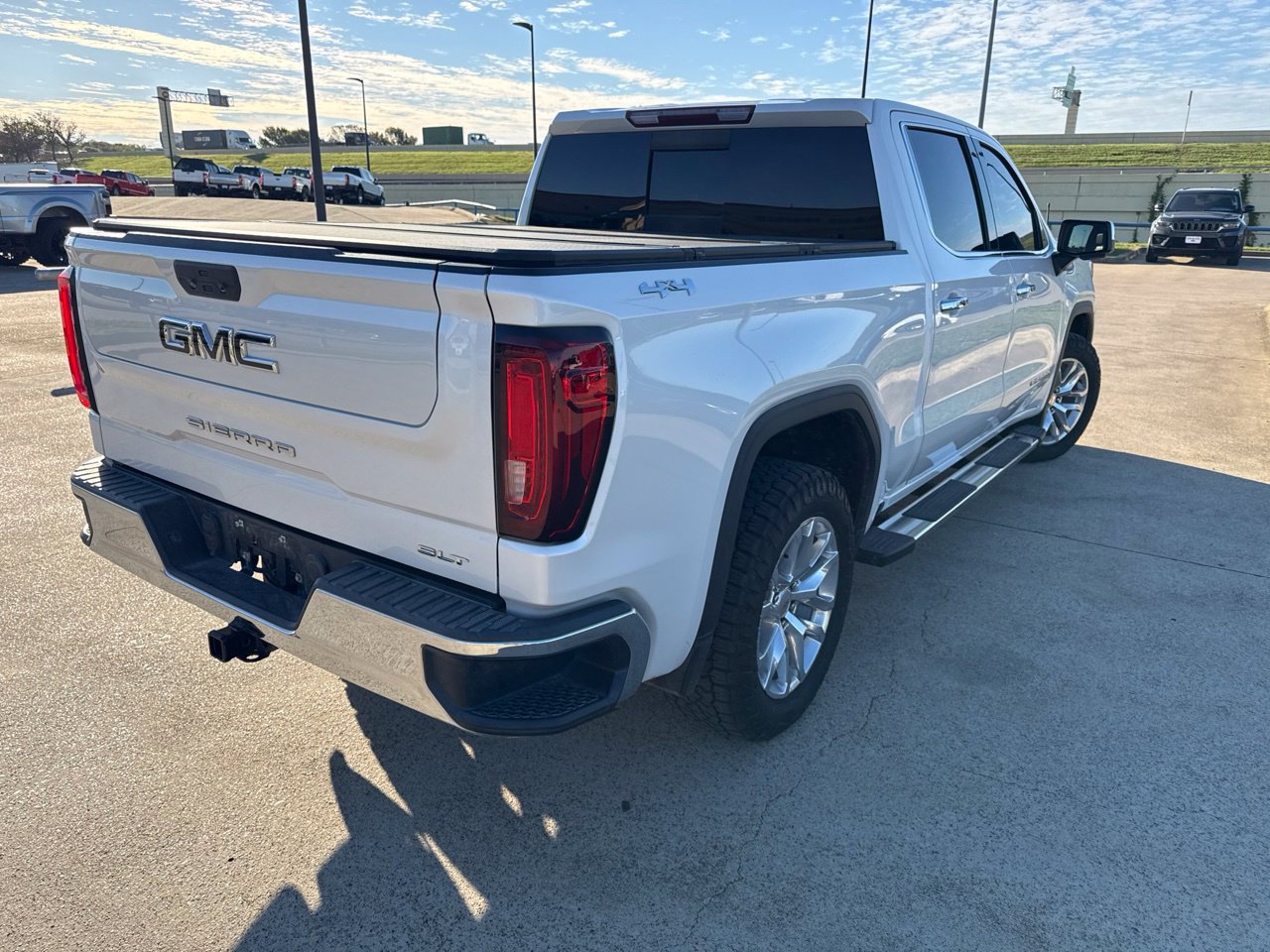 Used 2021 GMC Sierra 1500 SLT AWD/4WD image 10