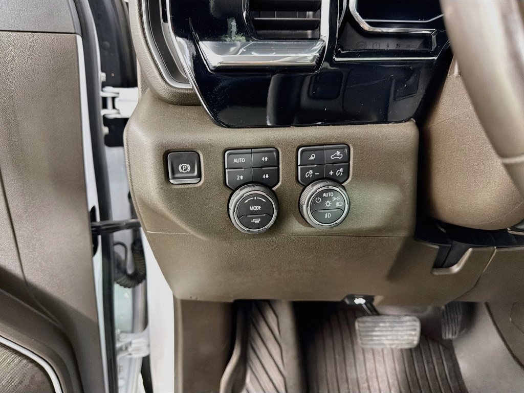 Used 2024 Chevrolet Silverado 3500 LTZ w/ LTZ Convenience Package AWD/4WD image 11