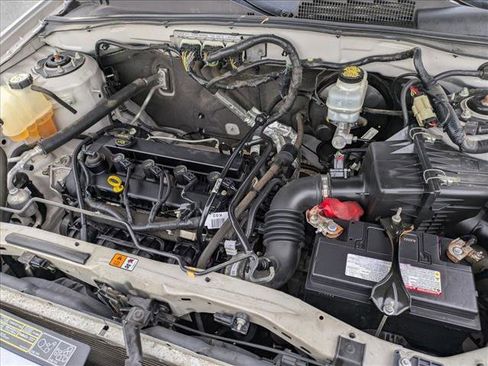 Used 2009 Ford Escape XLS image 24