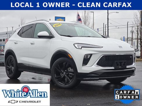 Used 2024 Buick Encore GX Sport Touring image 1