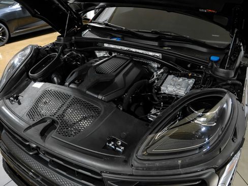 Used 2024 Porsche Macan image 51