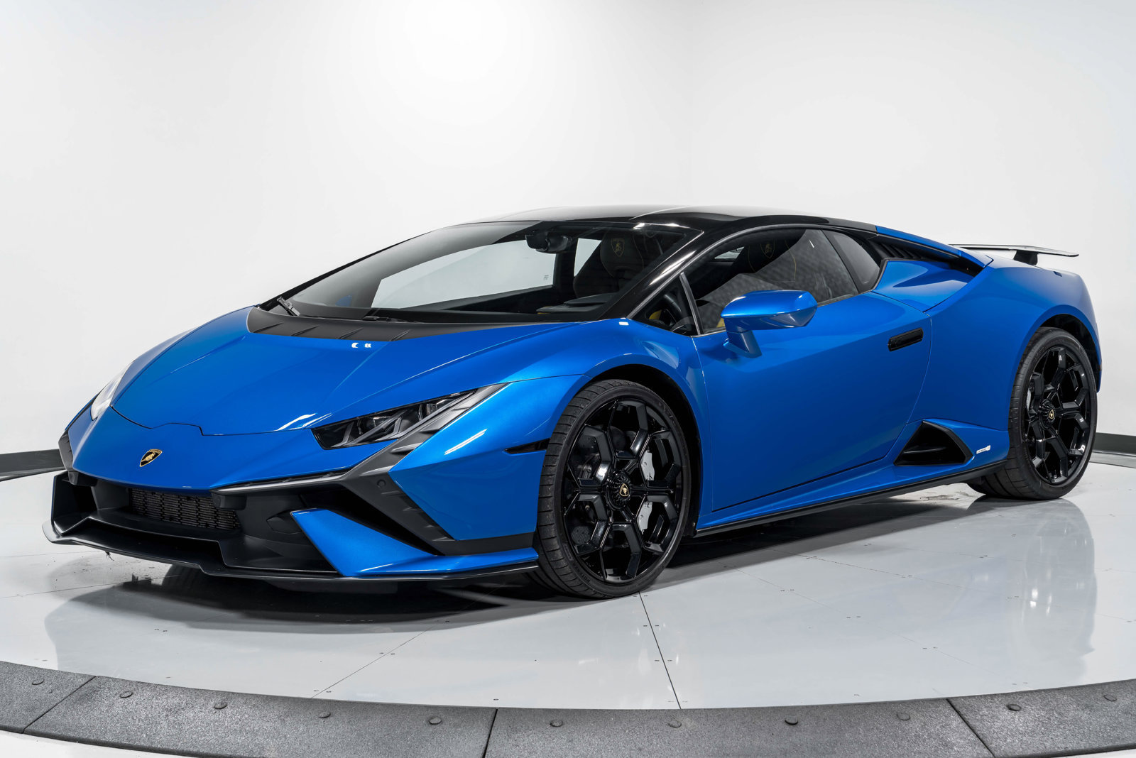 Used 2023 Lamborghini Huracan Tecnica RWD image 7