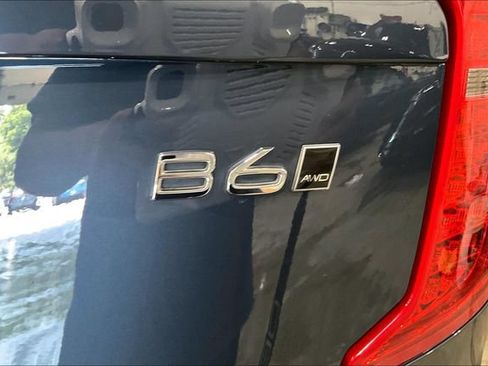 Certified 2024 Volvo XC90 B6 Ultimate w/ Protection Package Premier AWD/4WD image 11
