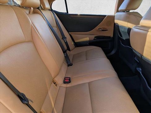 Used 2022 Lexus ES 300h w/ Premium Package image 20