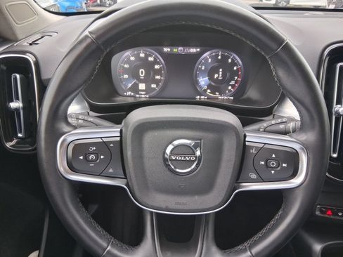 Used 2022 Volvo XC40 T5 Momentum AWD/4WD image 15