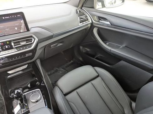 Certified 2025 BMW X4 xDrive30i image 16