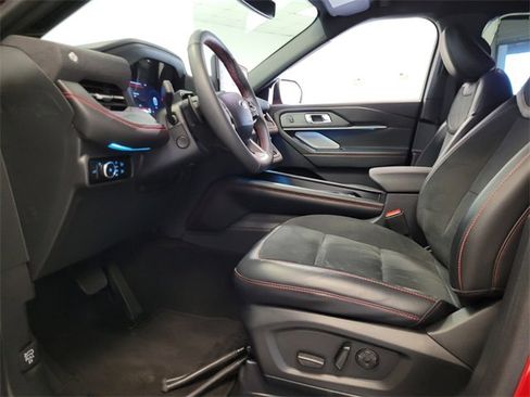 Used 2025 Ford Explorer ST image 5