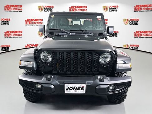 Used 2023 Jeep Gladiator Willys image 12