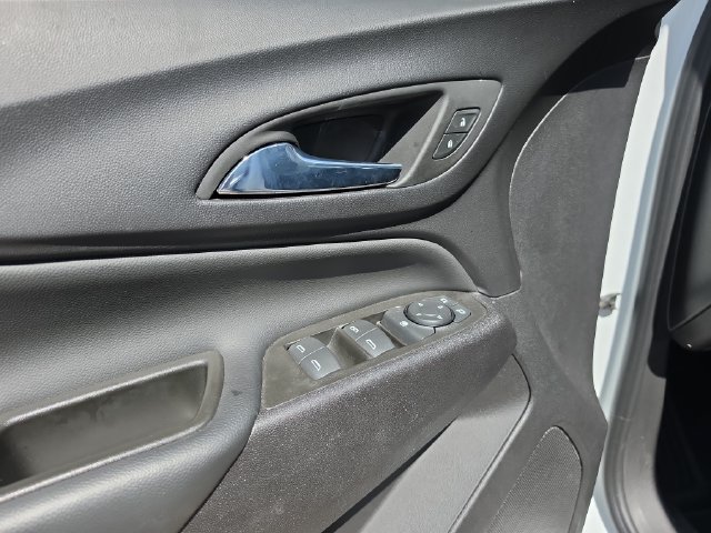 Used 2024 Chevrolet Equinox LT FWD image 19