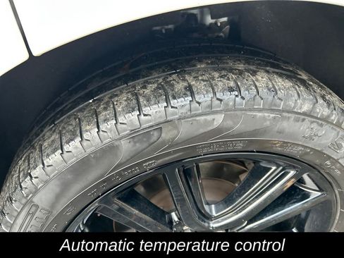 Used 2023 Ford Edge ST-Line w/ Class II Trailer Tow Package image 11