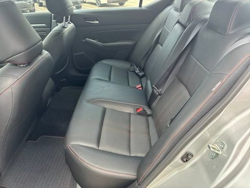 Used 2023 Nissan Altima 2.5 SR w/ SR Premium Package FWD image 12