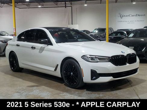 Used 2021 BMW 530e w/ Parking Assistance Package RWD image 3