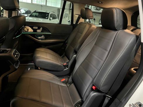 Used 2024 Mercedes-Benz GLS 580 4MATIC image 19