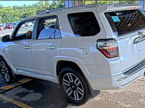 Used 2016 Toyota 4Runner Limited AWD/4WD image 3