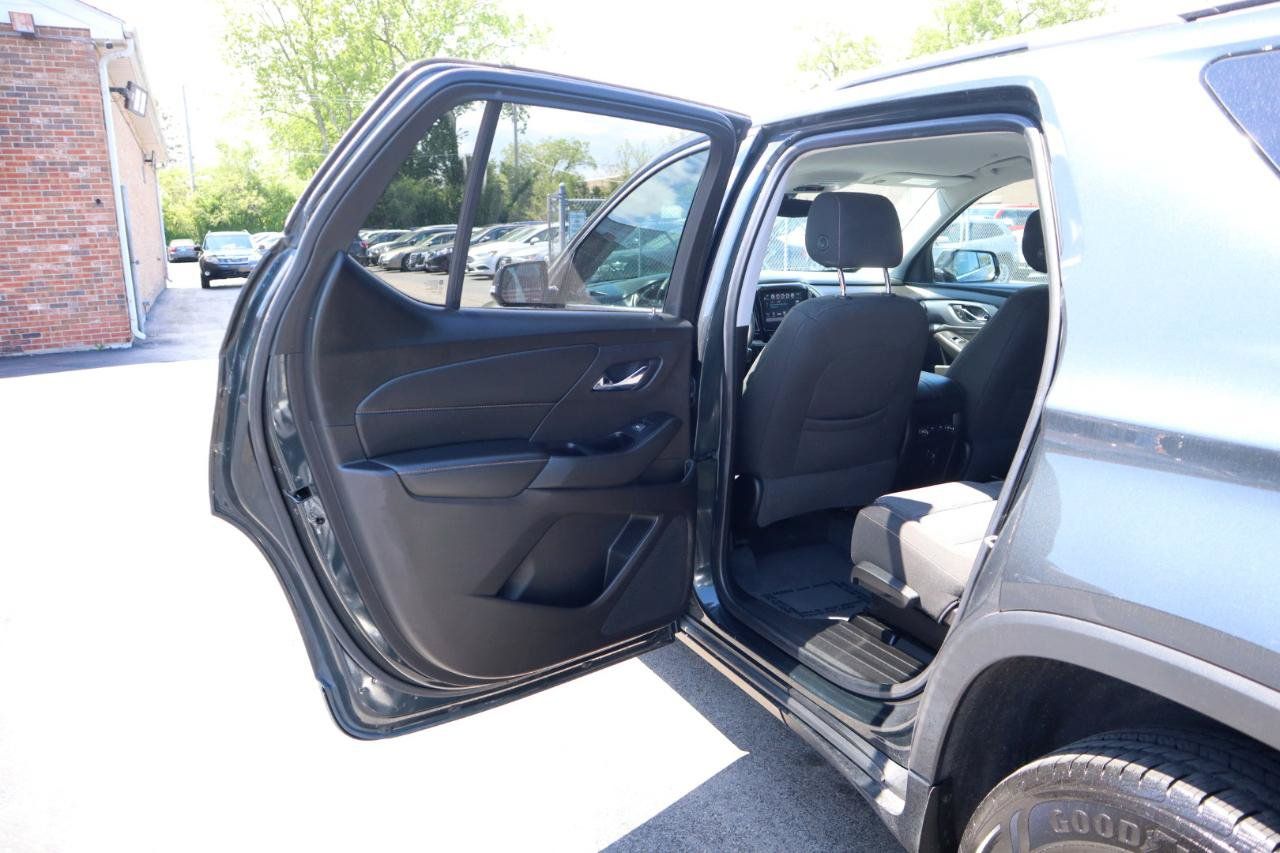 Used 2019 Chevrolet Traverse LT FWD image 17
