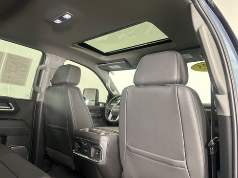 Used 2025 GMC Sierra 2500 Denali w/ Denali Reserve Package image 18