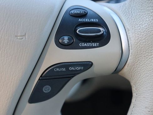 Used 2014 INFINITI QX60 AWD w/ Deluxe Touring Package image 30