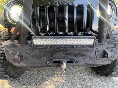 Used 2015 Jeep Wrangler Unlimited Sahara AWD/4WD image 27