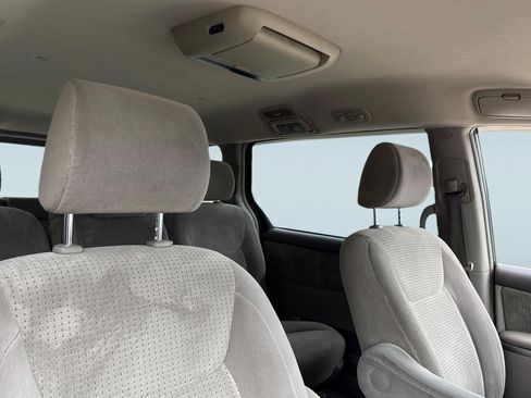 Used 2008 Toyota Sienna LE FWD image 25
