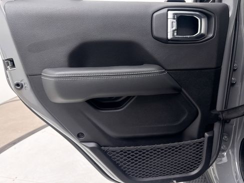 Used 2023 Jeep Wrangler Unlimited Sahara w/ Cold Weather Group image 31