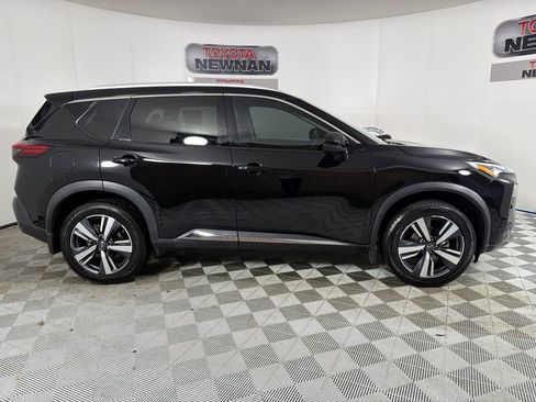Used 2023 Nissan Rogue SL FWD image 3