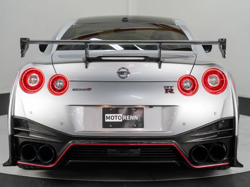 Used 2018 Nissan GT-R NISMO AWD/4WD image 8