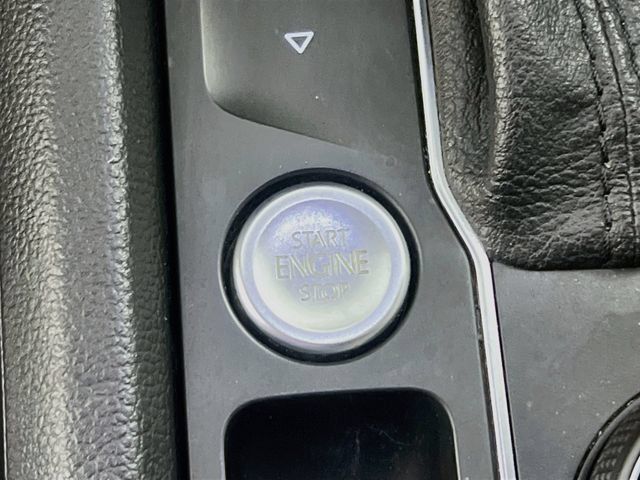 Used 2020 Volkswagen Atlas Cross Sport SEL R-Line w/ Cross Sport MDO Package AWD/4WD image 19