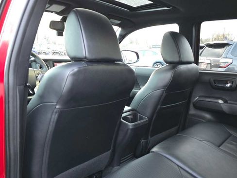 Used 2020 Toyota Tacoma TRD Off-Road image 21