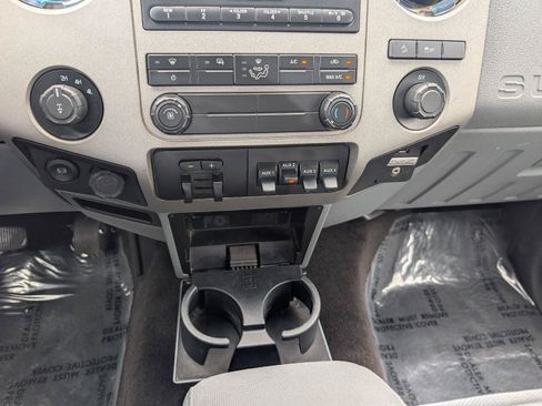 Used 2016 Ford F250 XLT w/ FX4 Off-Road Package AWD/4WD image 9