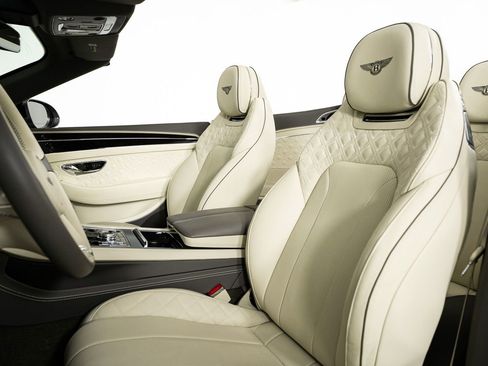 Used 2020 Bentley Continental GT image 26