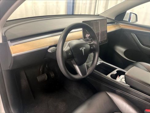 Used 2023 Tesla Model Y Long Range image 8