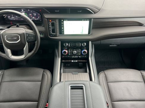 Used 2024 GMC Yukon Denali w/ Advanced Technology Package AWD/4WD image 14