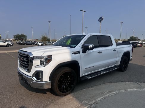 Used 2022 GMC Sierra 1500 SLT w/ SLT Premium Plus Package AWD/4WD image 3