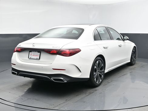 Used 2025 Mercedes-Benz E 350 4MATIC Sedan image 22